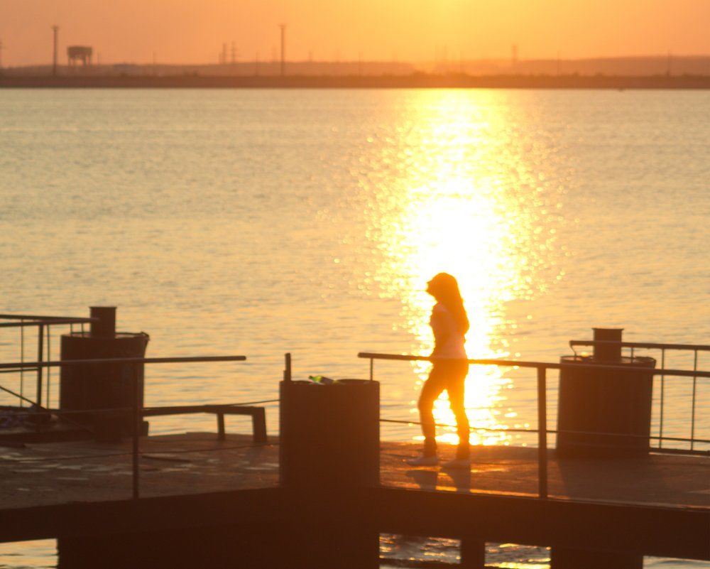 в створе солнечной дорожке
