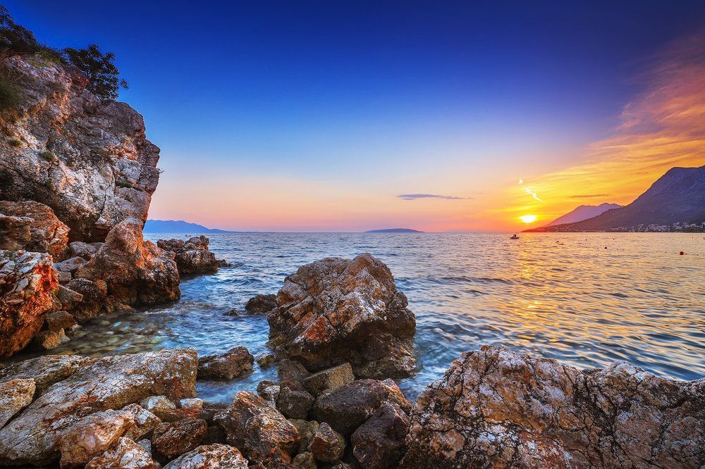 Warm sunset in Gradac
