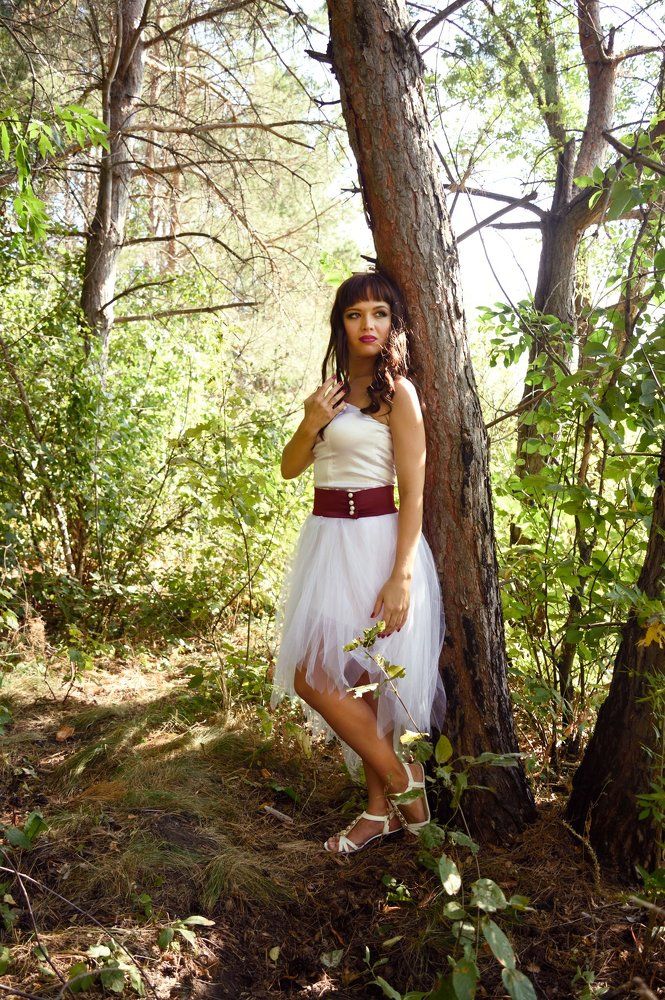 Девушка в лесу