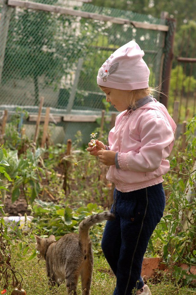 На прогулке.