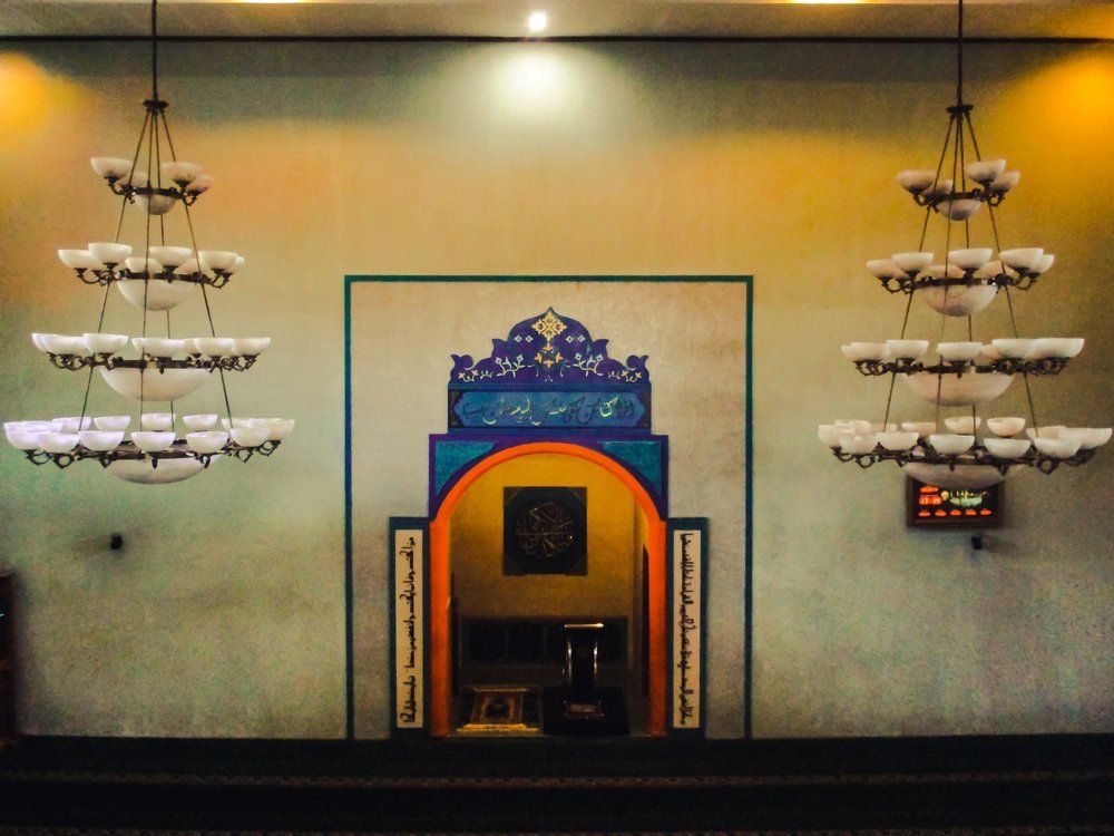 Silent mosque