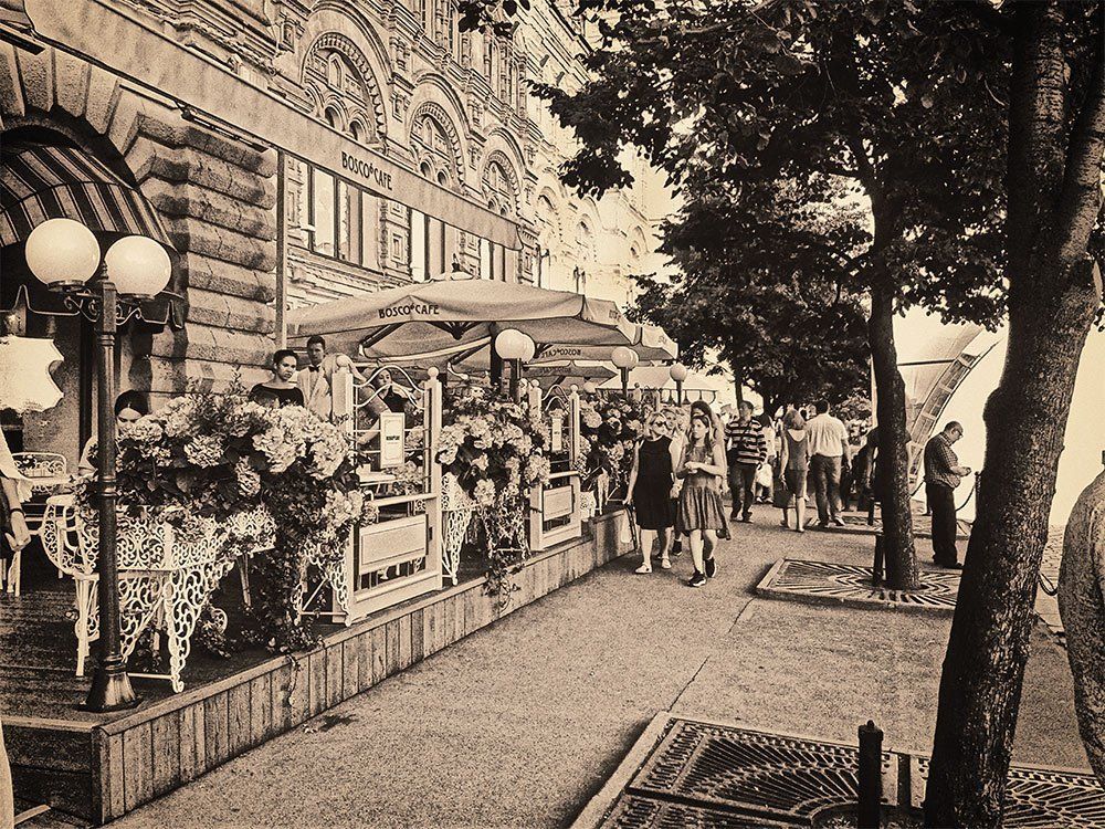 Городские прогулки /ГУМ, Красная площадь/.