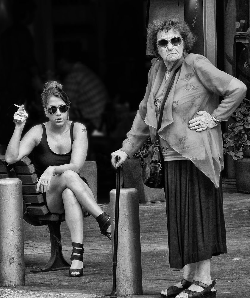 Две женщины