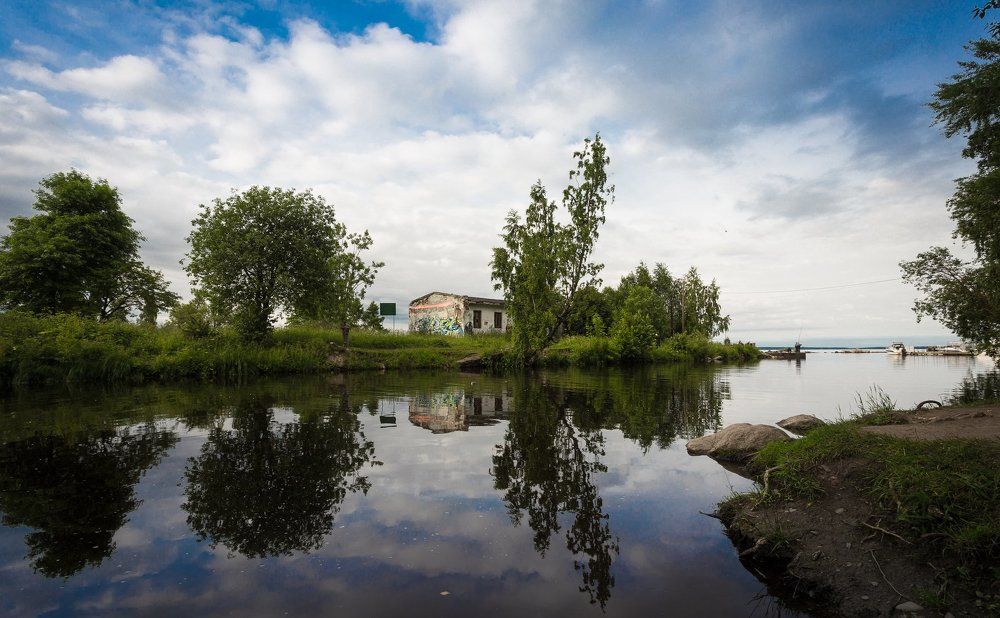 Поля и реки.