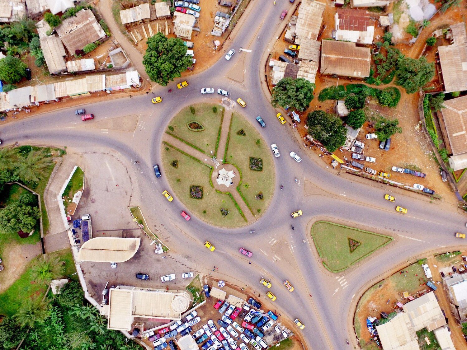 rond point Mvogt Yaoundé-Cameroun
