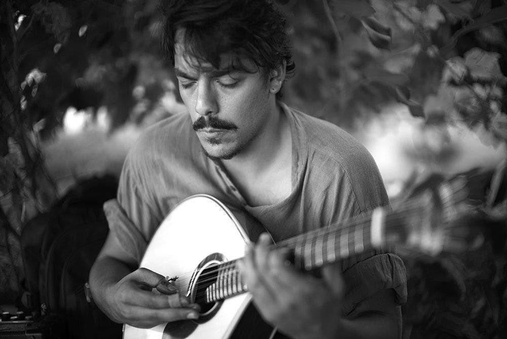 Fado street music player