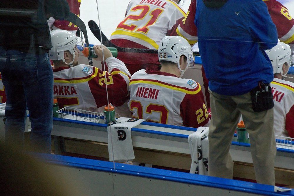 Скамейка  финского хоккейного клуба"Йокеритт"