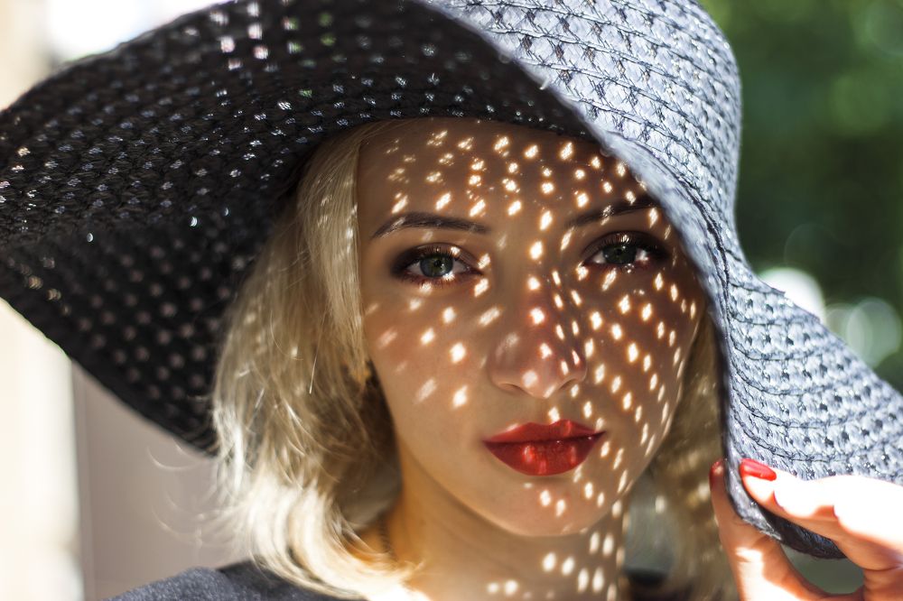 Девушка в шляпке