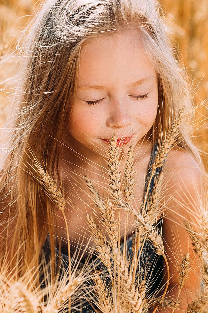 Обнимая поле.