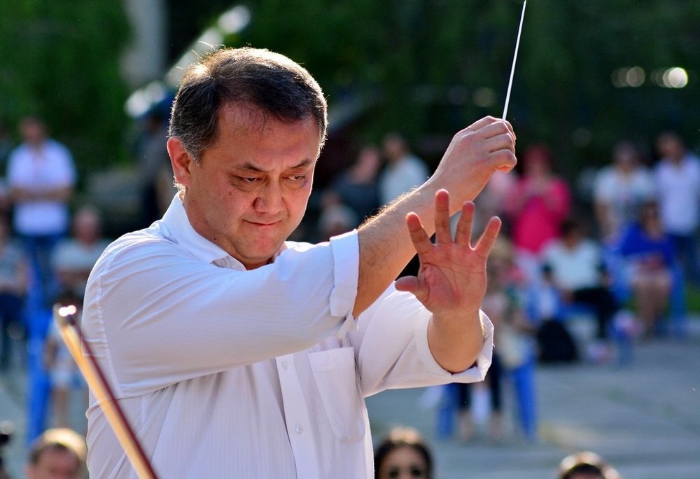 Дирижер оркестра