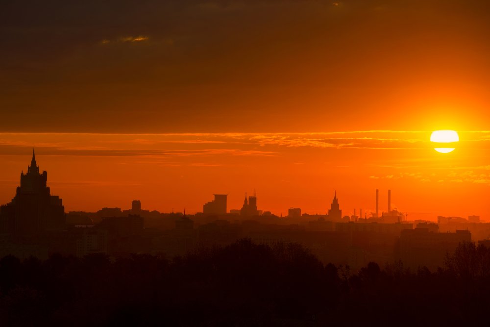 Рассвет в Москве