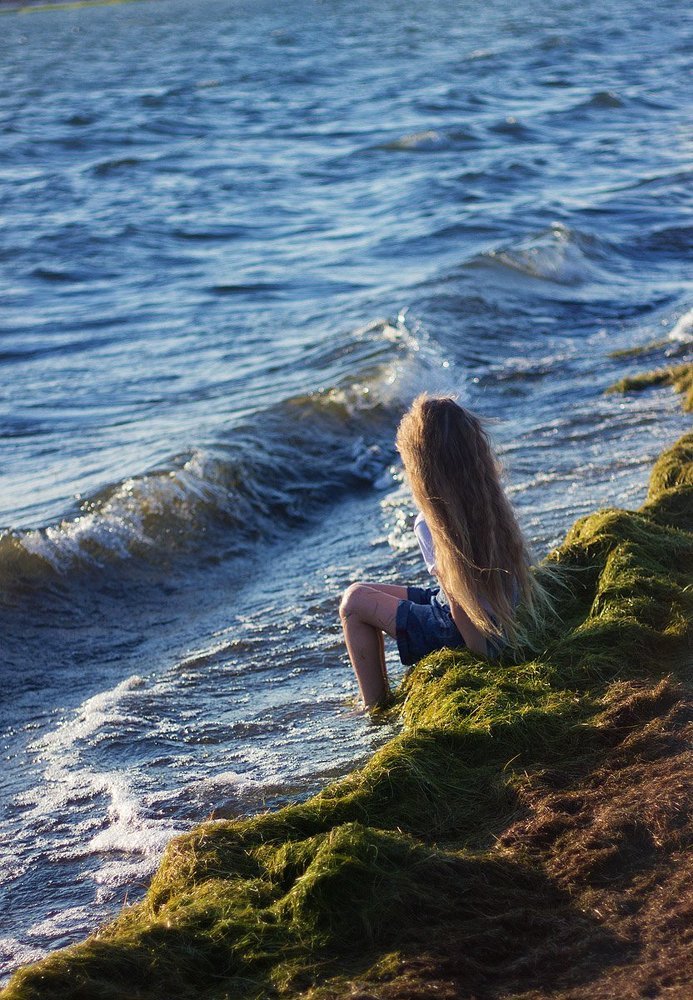 Девочка и море