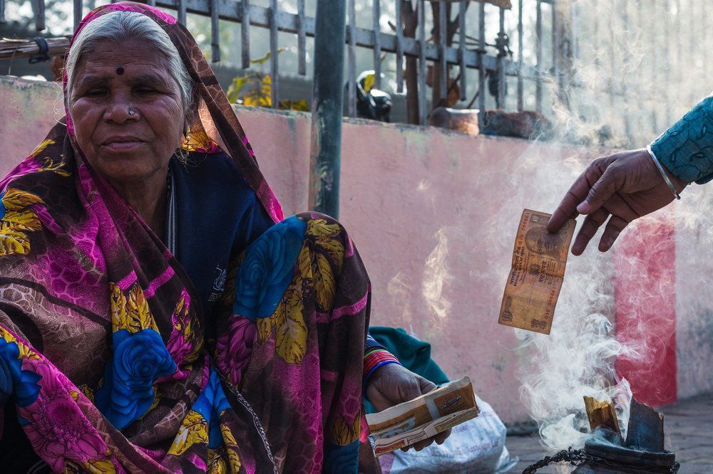 Продавщица арахиса