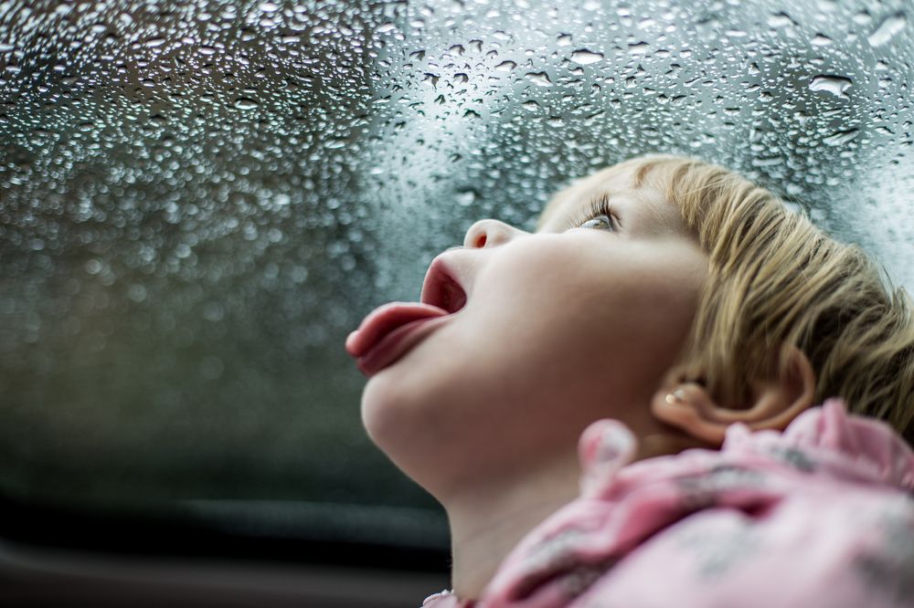 Капли дождя.