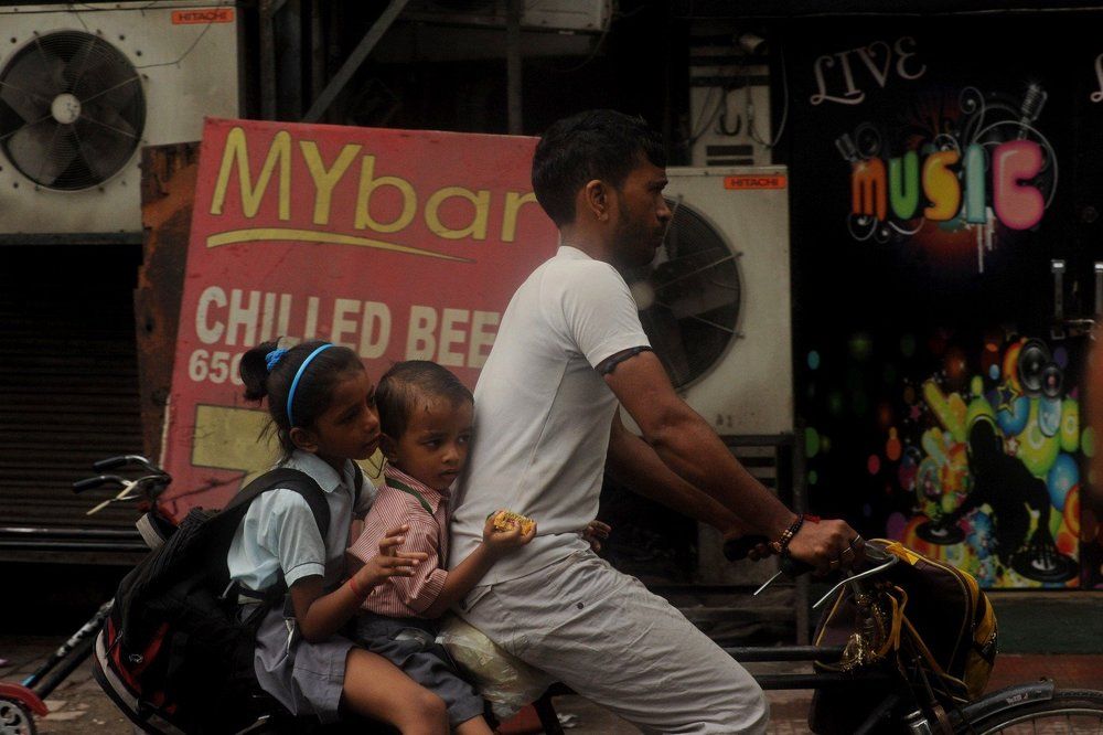 В школу (Дели. Индия)