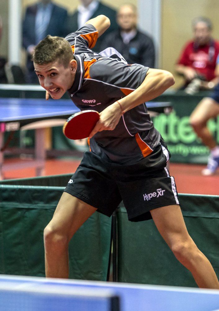 Напряжение...