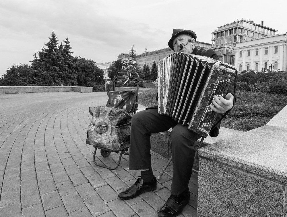 Одинокий баянист