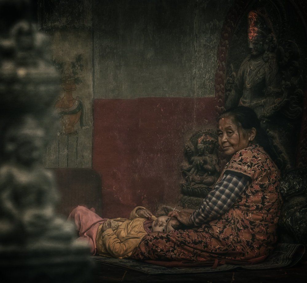 Под покровом и защитой