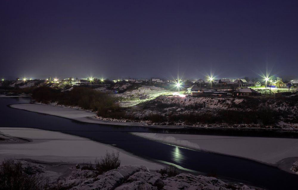 Ночной посёлок  Яя.