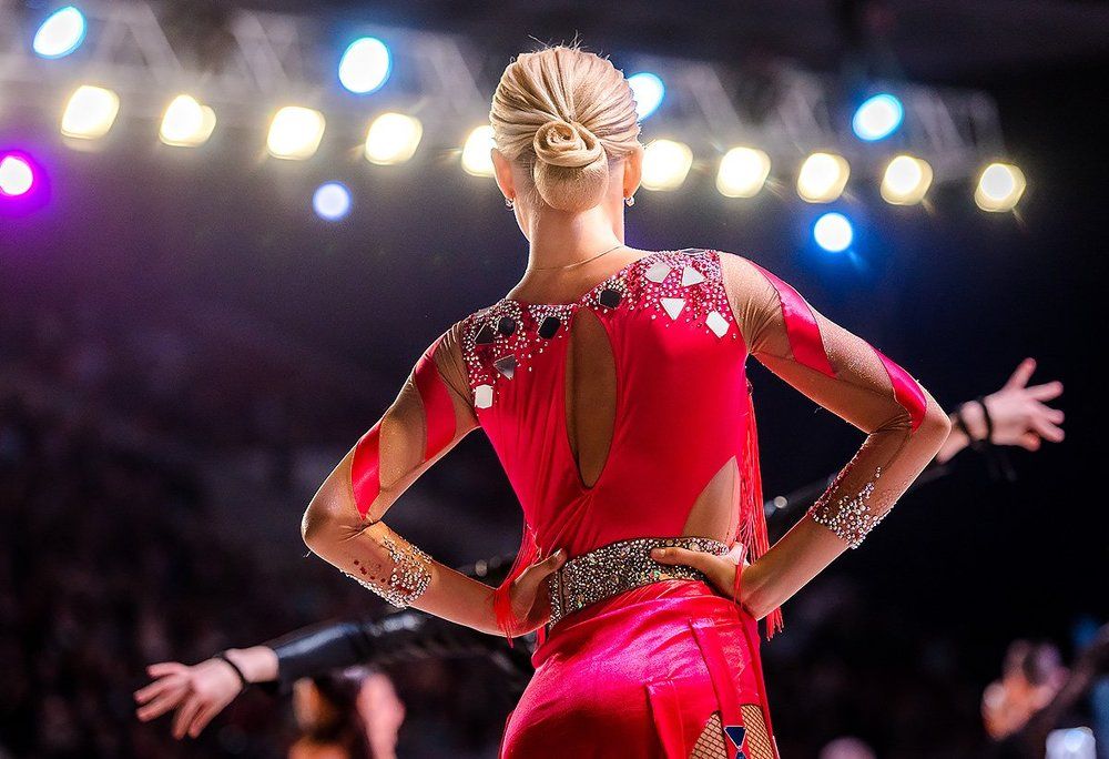 В огнях прожекторов