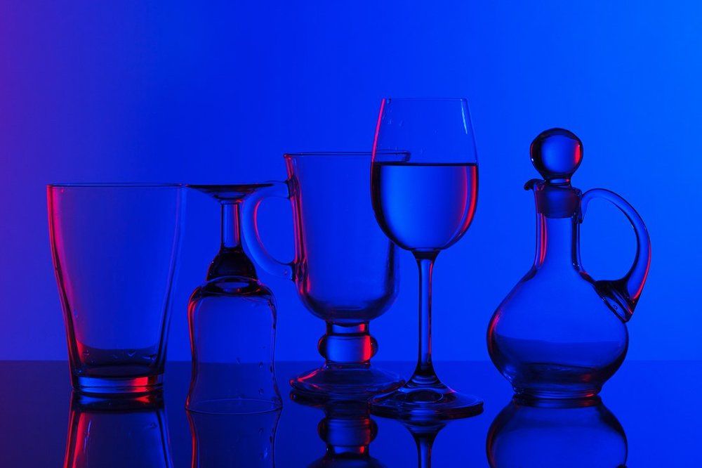 Стекло. Синее и красное.