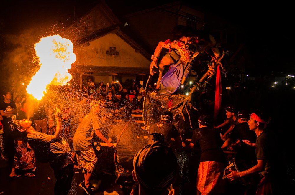 Bhuta Kala Fire Dancing