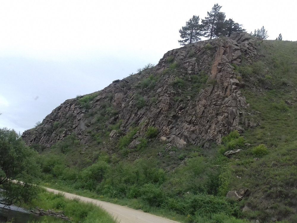 На краю горы