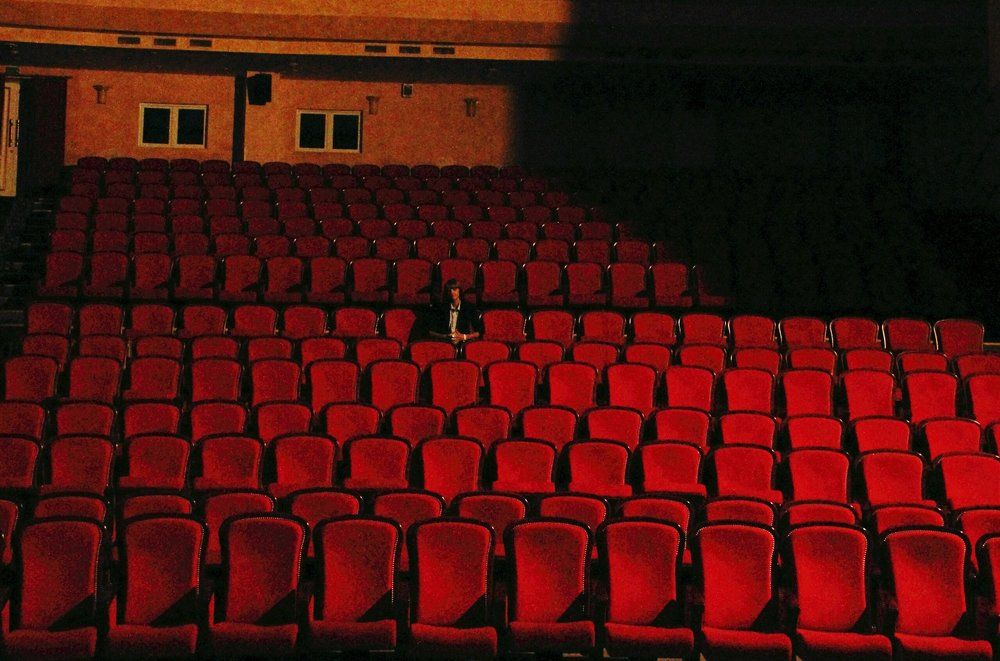 The odeum full with applause