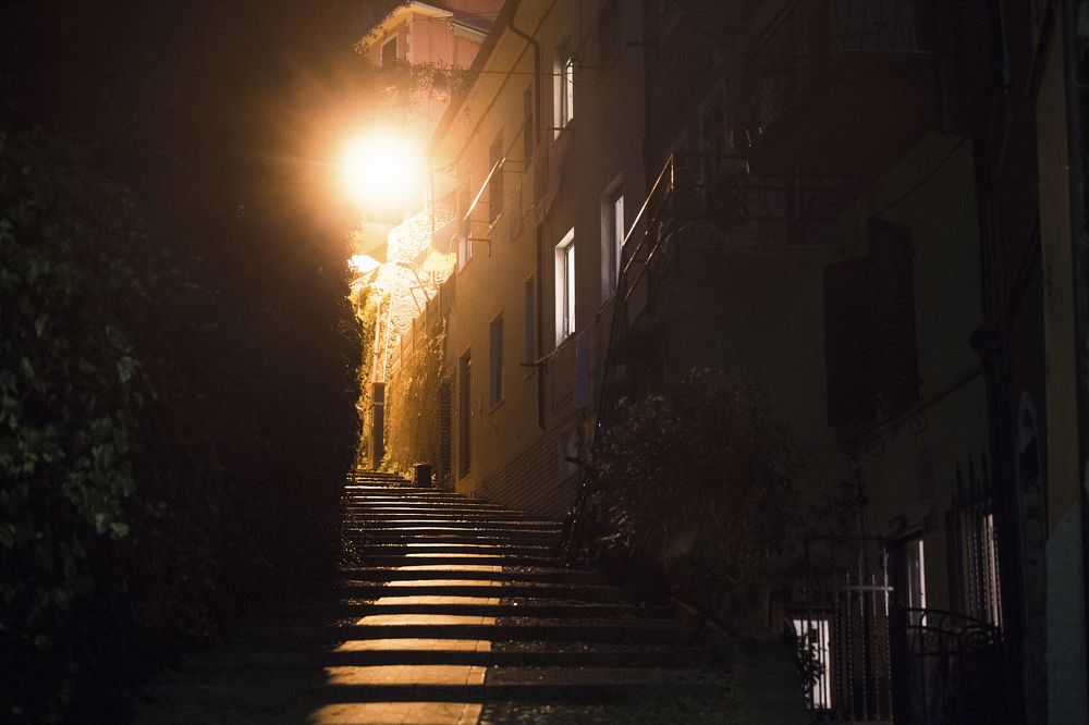 ...улица....фонарь...