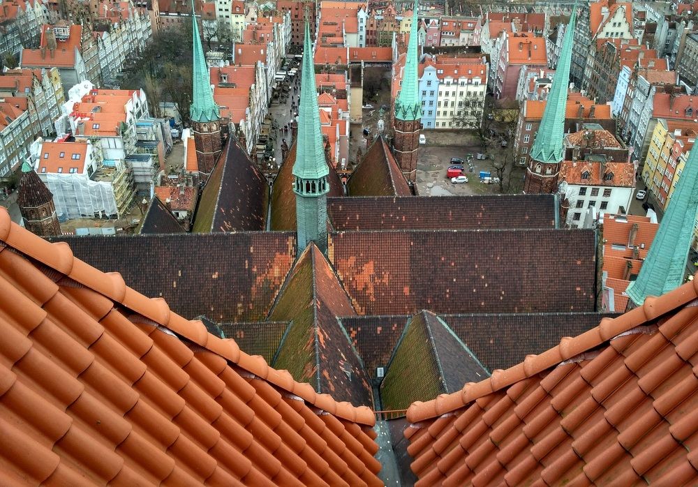 Город красных крыш