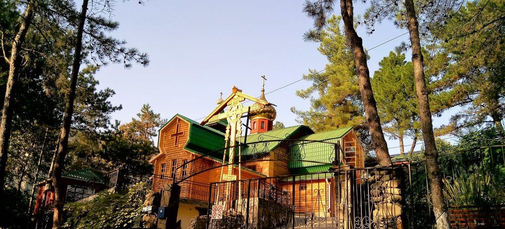 Храмы города Сочи