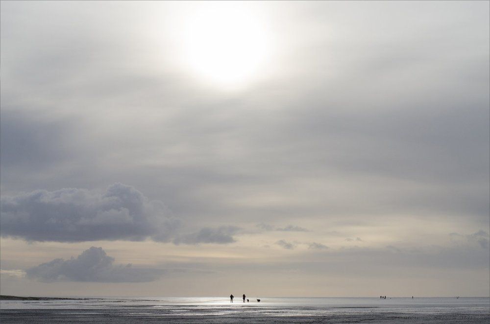 Walking along the horizon line