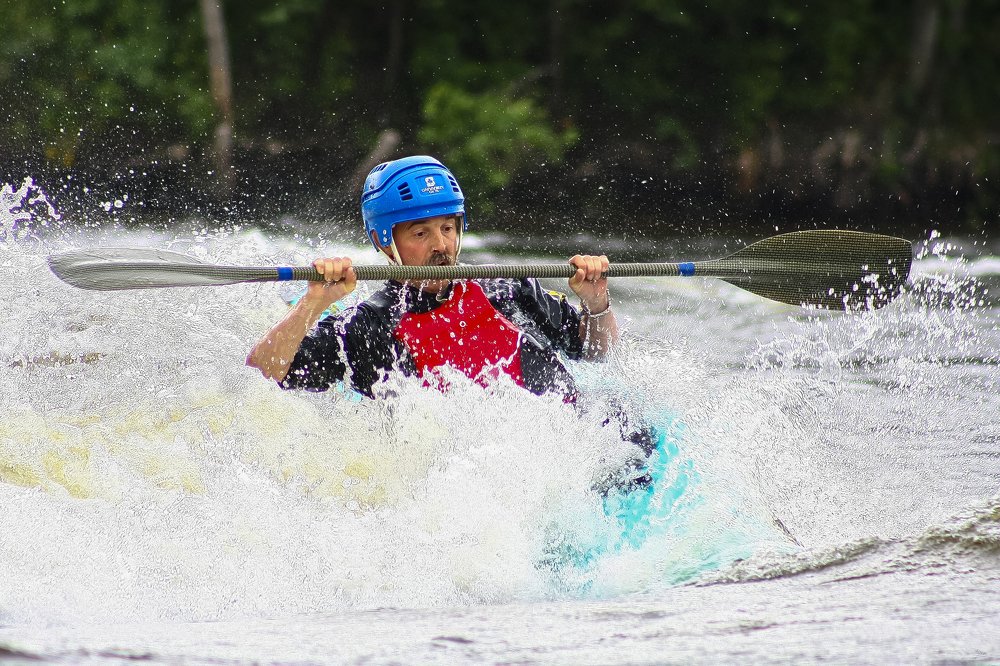 в бурном потоке