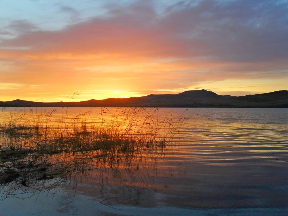 Рассвет на озере