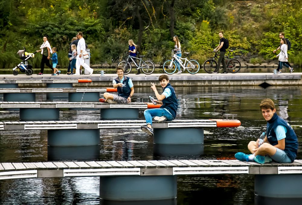 Пока катера в море...