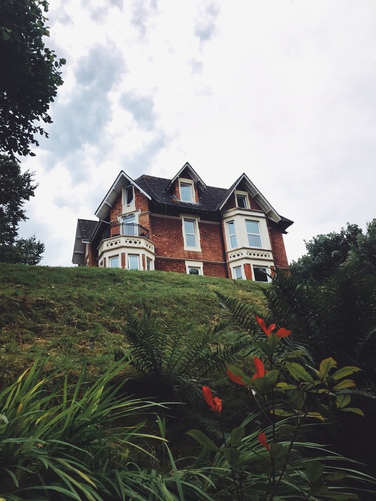 Дом на холме