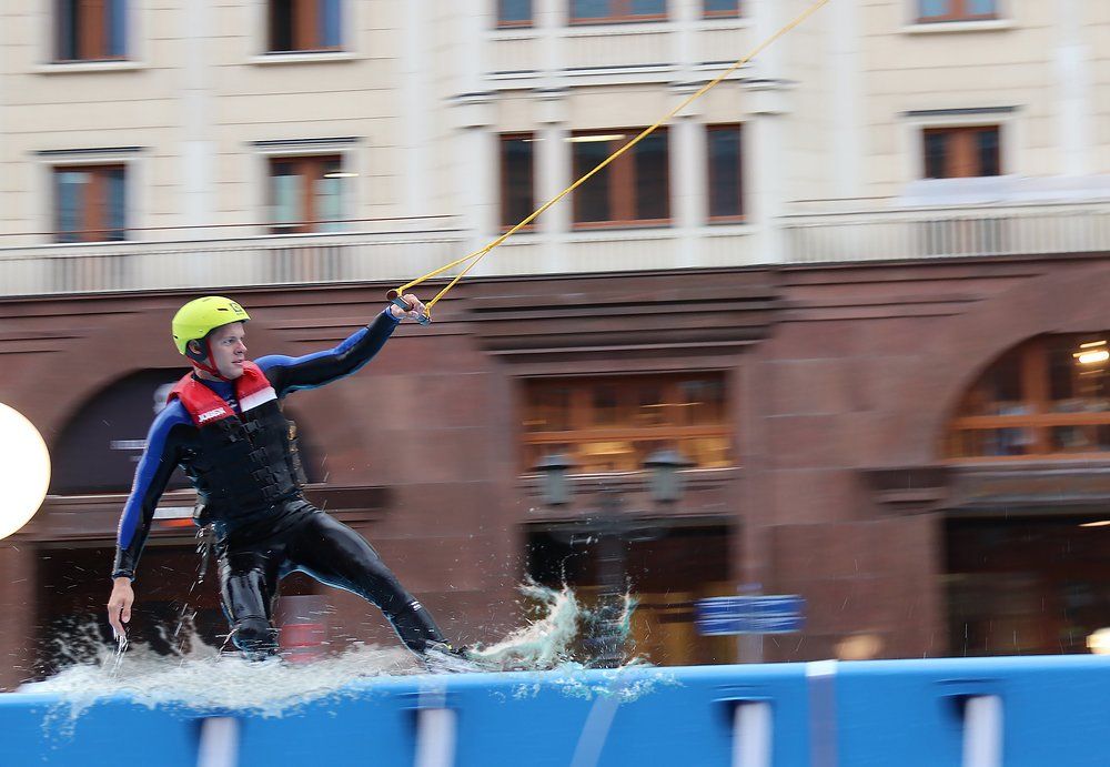 Вейкбординг на Красной площади в Москве