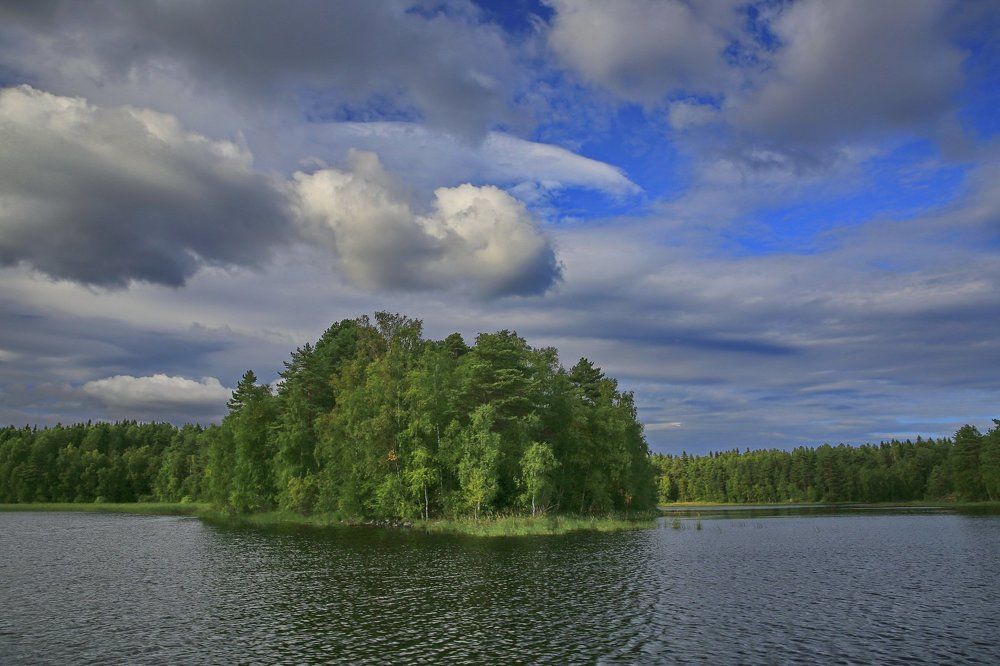 В Ладожских шхерах...