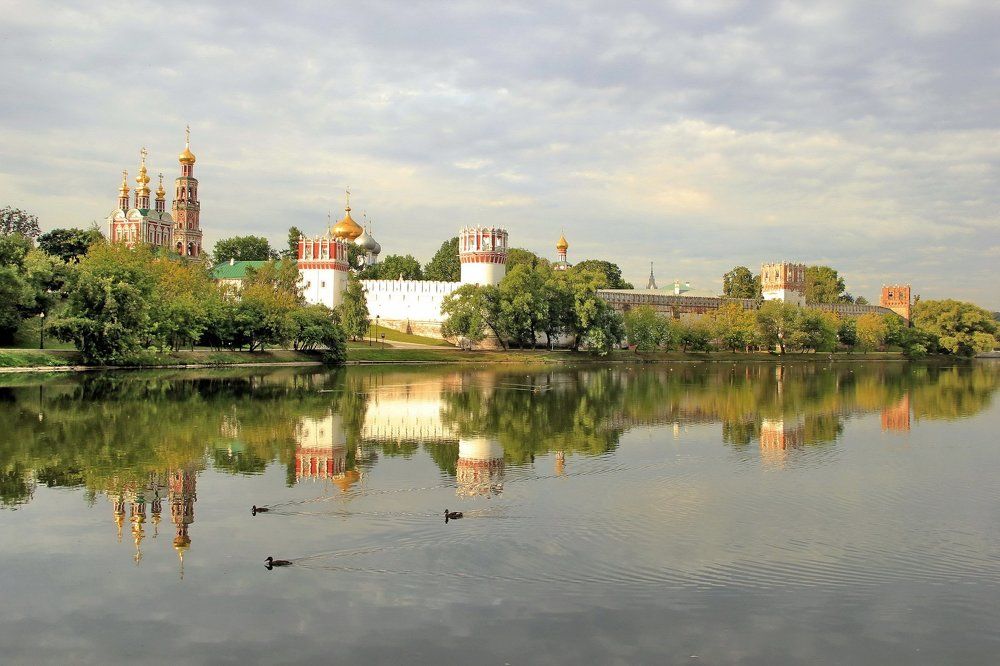 Вид на Новодевичий монастырь