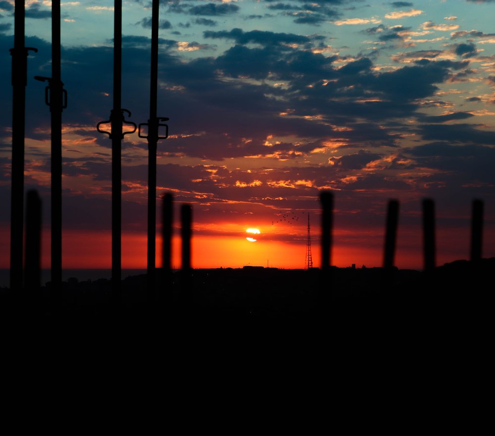 Восход солнца, или как пробрастья на закрытую строй площадку