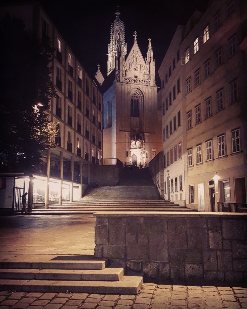 Stroll around the night Vienna
