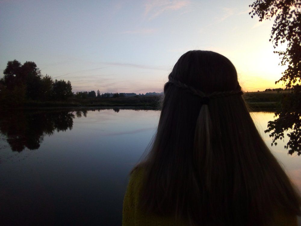 У речки на закате