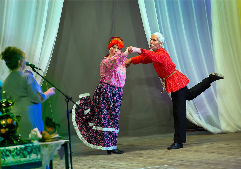 Танцуют персионеры