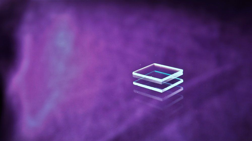 Comparison of parallel realities