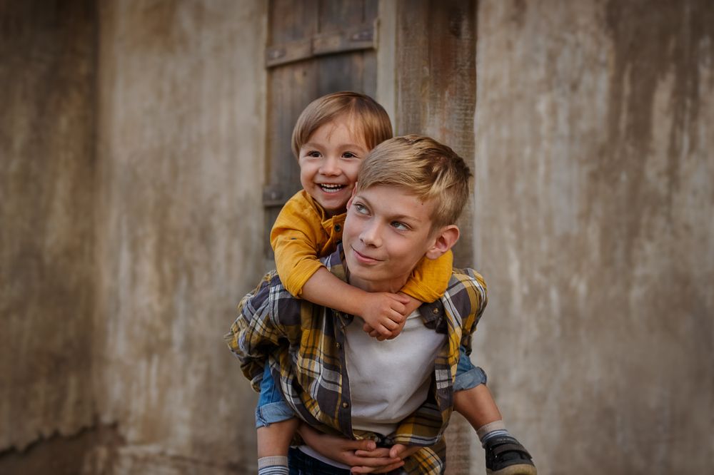 Младший брат