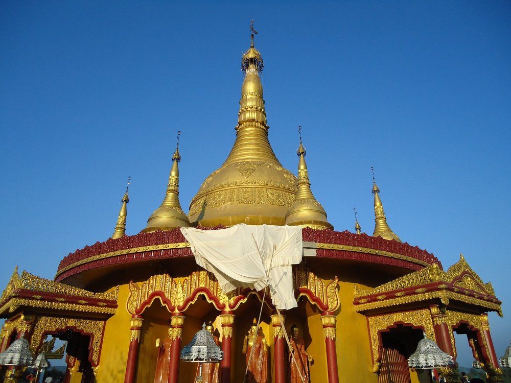 The Buddha Dhatu Jadi / Bandarban Golden Temple