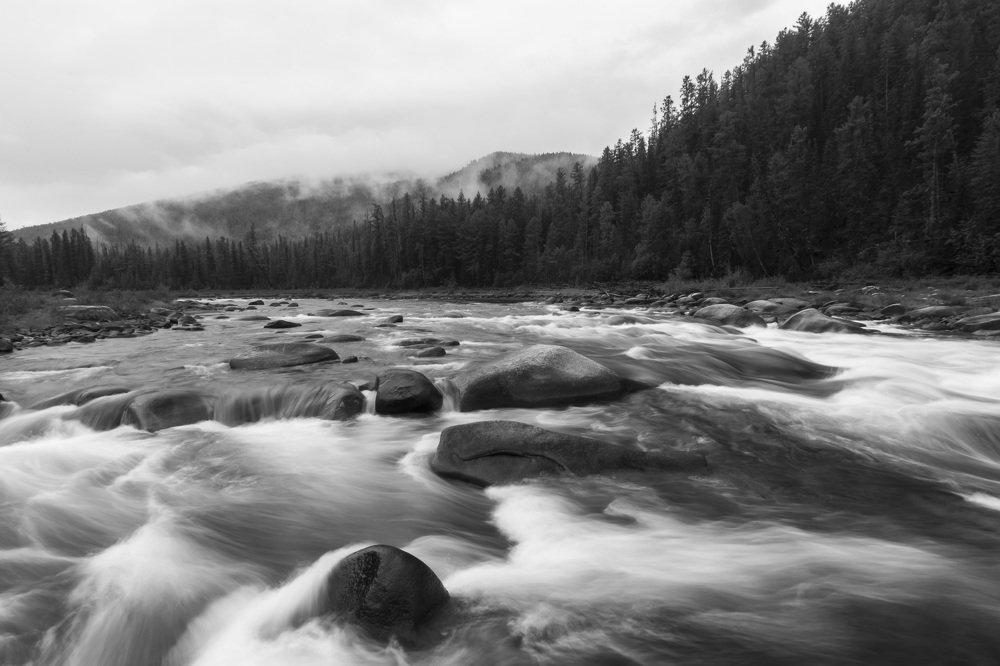 Вода и камень.