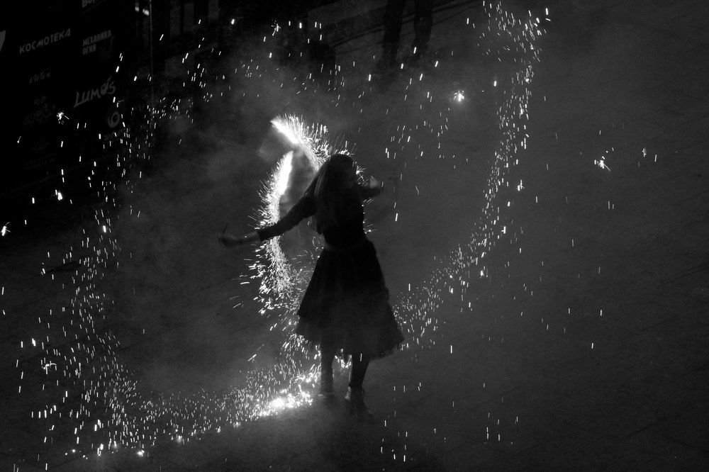 В объятии искр