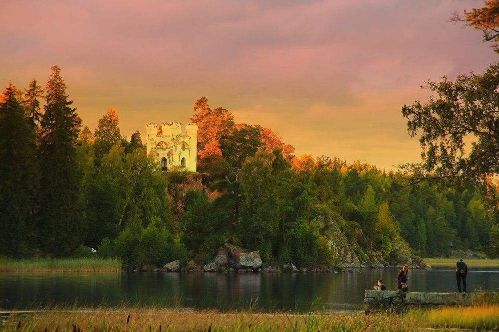 Выборг. Парк «Монрепо». Неоготическая капелла Людвигсбург на "Острове мертвых"