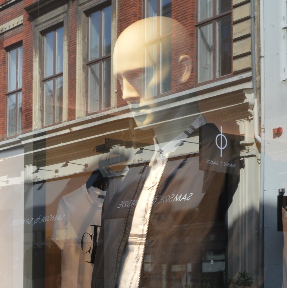 Такая странная жизнь.